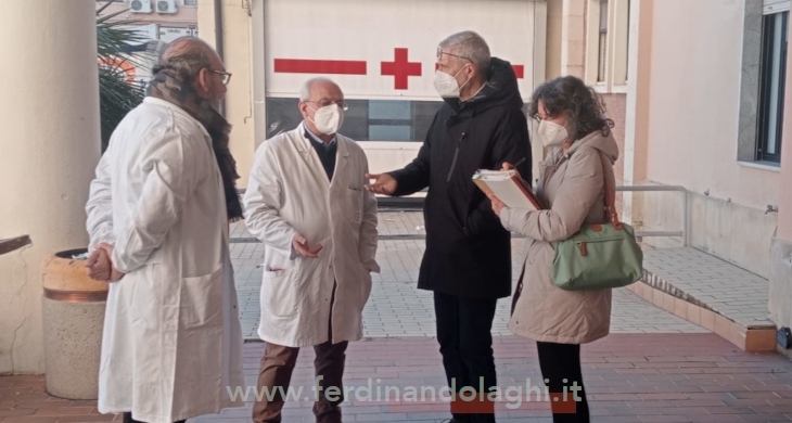 Laghi in visita agli ospedali di Corigliano-Rossano: “Assumere, assumere, assumere. L’Asp bandisca subito i concorsi”.